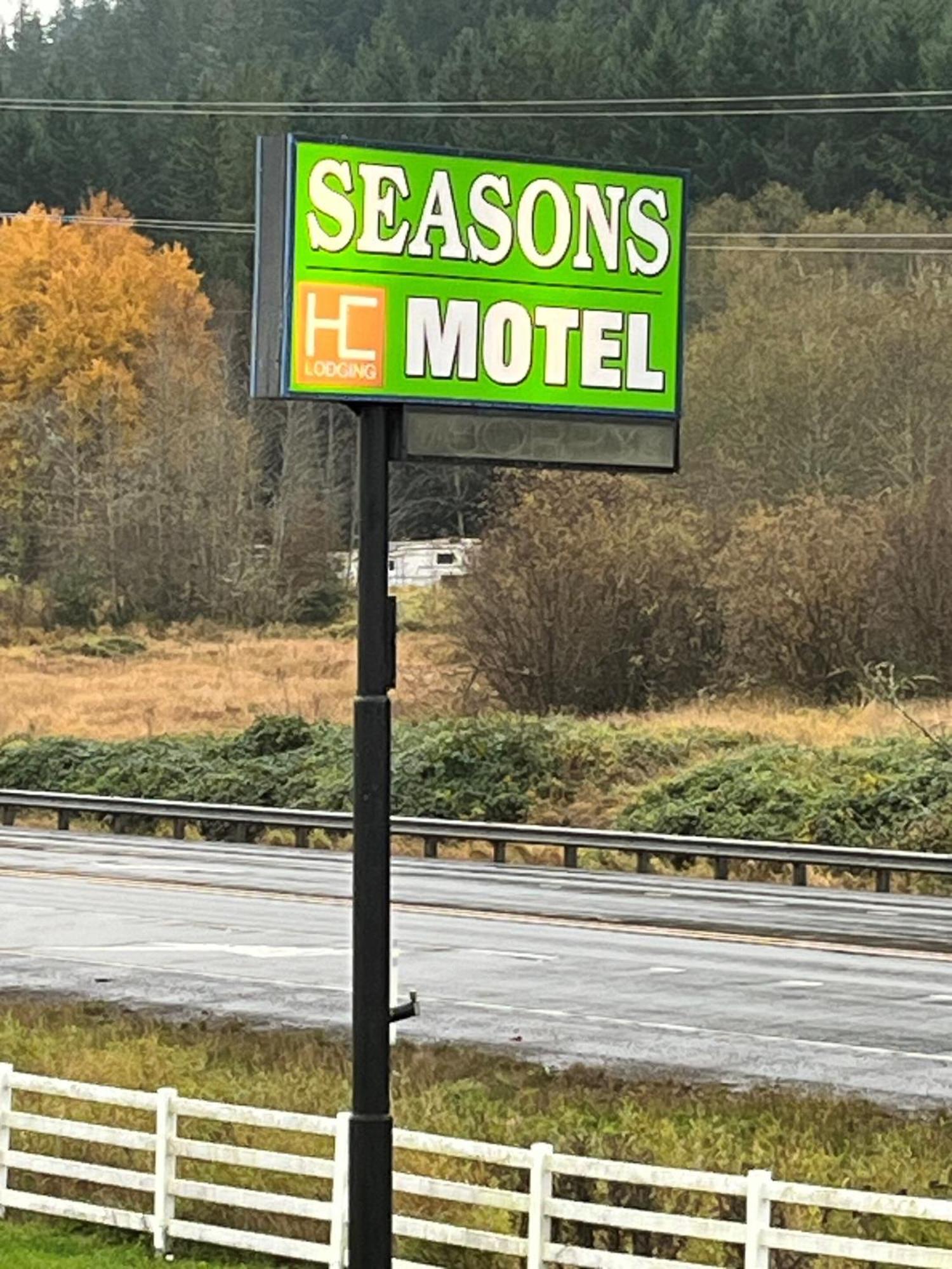 Seasons Motel Morton エクステリア 写真